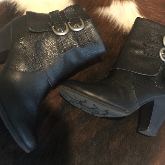 boc Shoes Boc Black Traipse Leather Bootie Sz 75 Poshmark